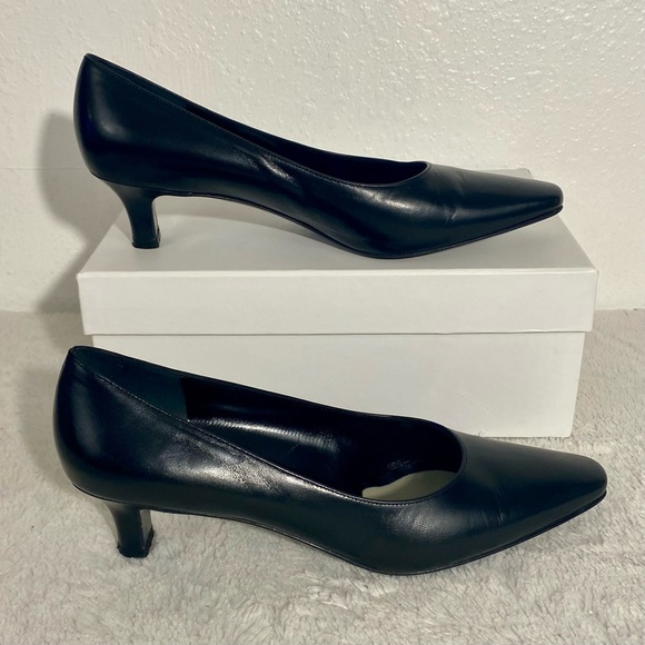 Salvatore Ferragamo Black Leather Kitten Heels Women’s Size 8.5B - Picture 3 of 12